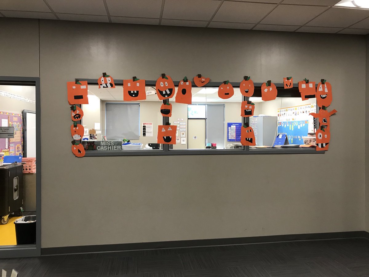 Feeling pretty festive in room H100!! #Jardine501