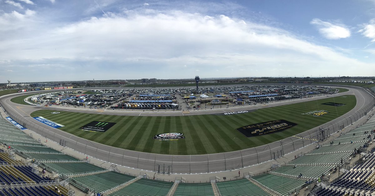 SinclairOilCorp's tweet photo. Welcome to @kansasspeedway

#DINORacing https://t.co/O00rr8Tmiz