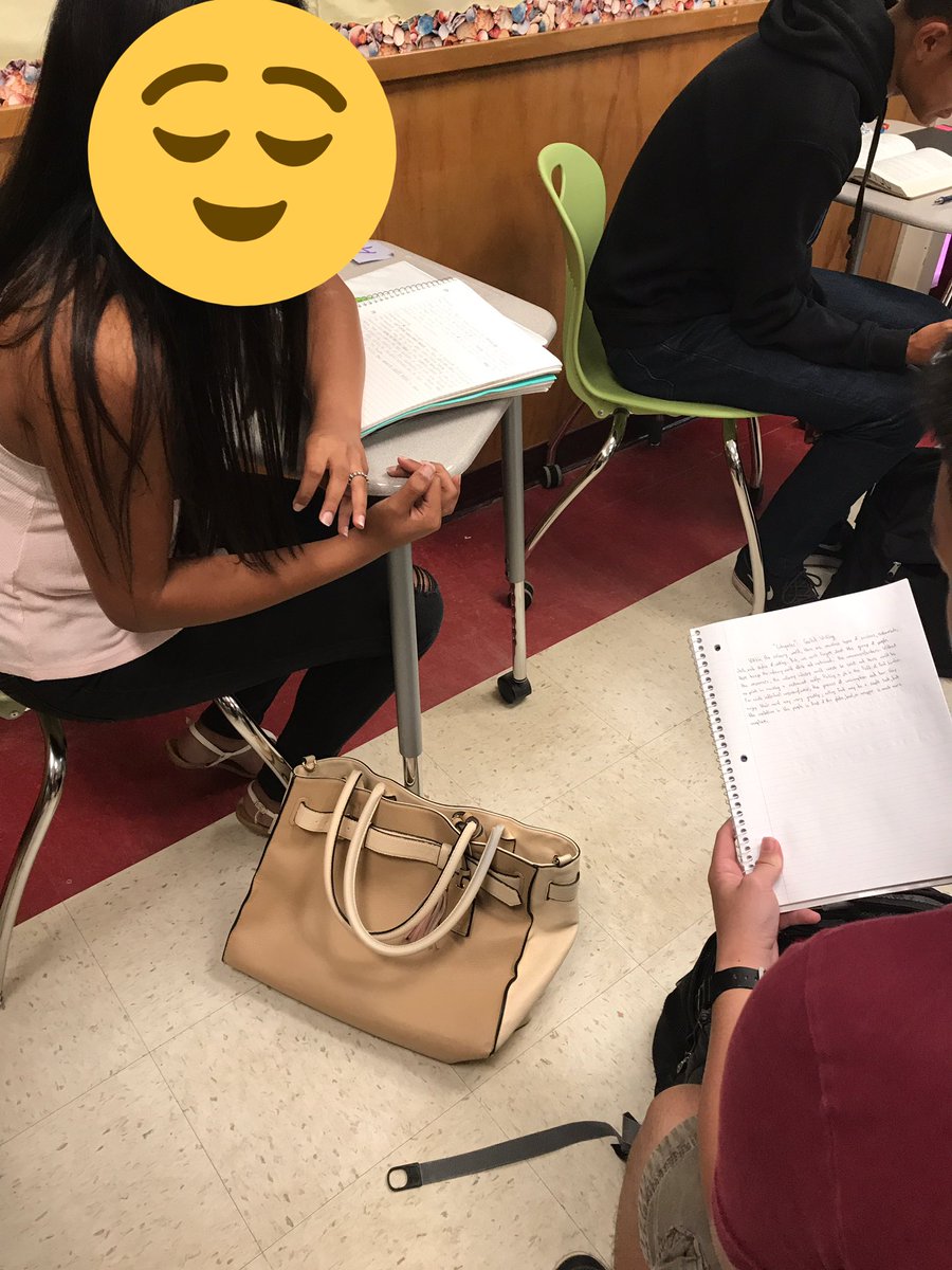 toddsenglish's tweet photo. Ss working on their classification essays in #toddsAP #WhyIWrite @svhsmrmay #PioneerPride #nationaldayonwriting https://t.co/Zi6kJDcZ0n