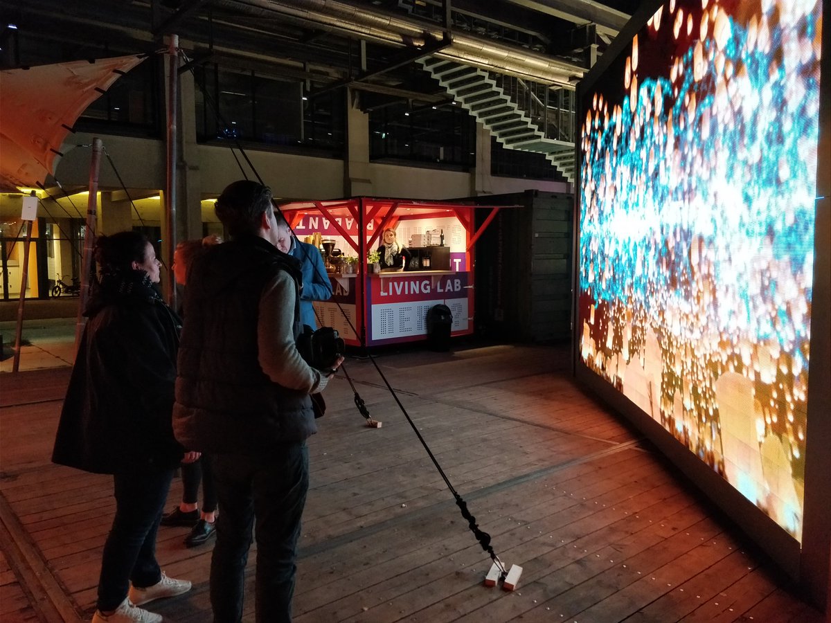 JudithVink's tweet photo. Fantastische opening van #DDW17! Geweldige sfeer, nieuwsgierige bezoekers en nu al trots op wat we met @livinglab2017 hebben neergezet. #bll17 https://t.co/eEO9PLFRAr