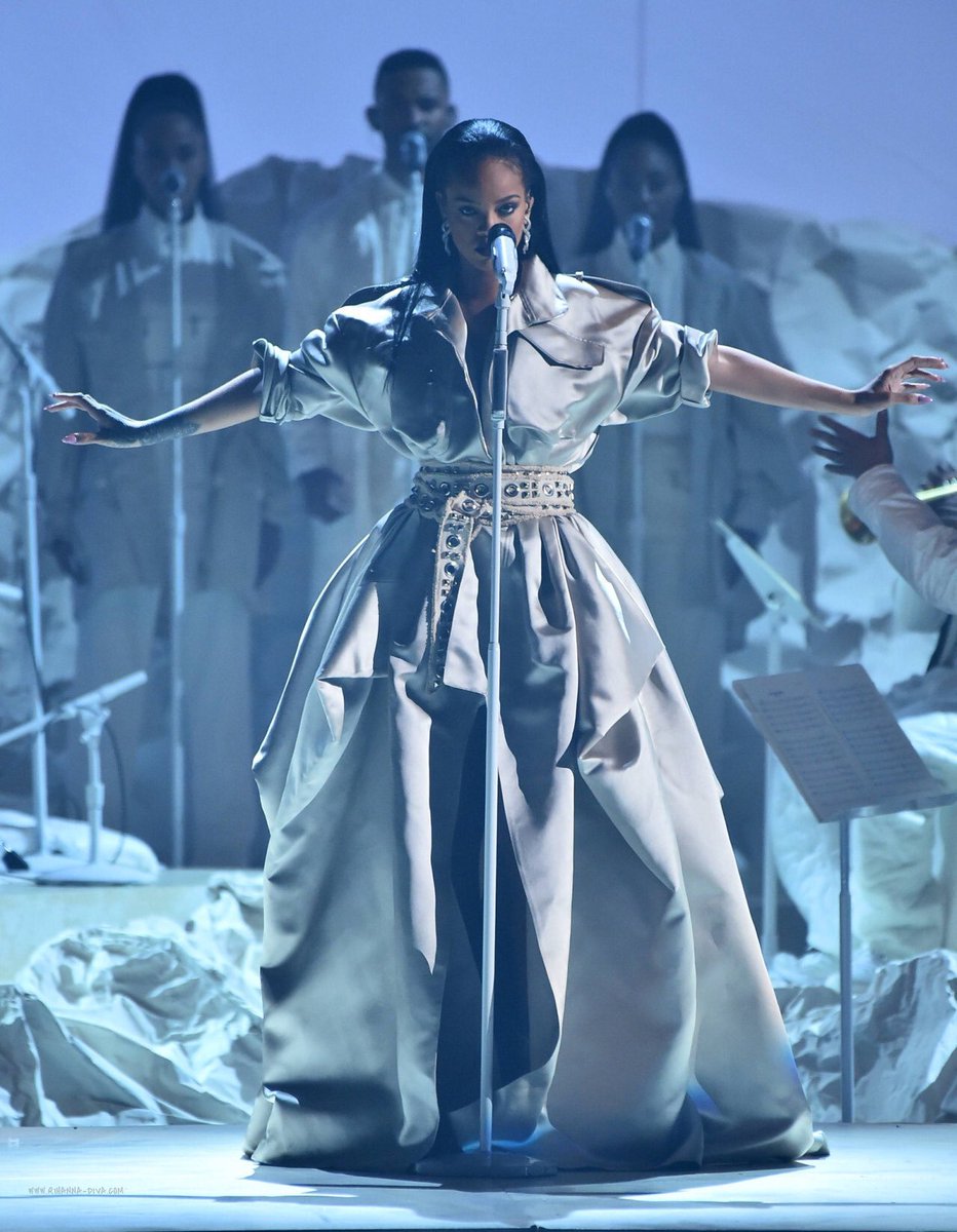 Adoring_RiRi tweet picture
