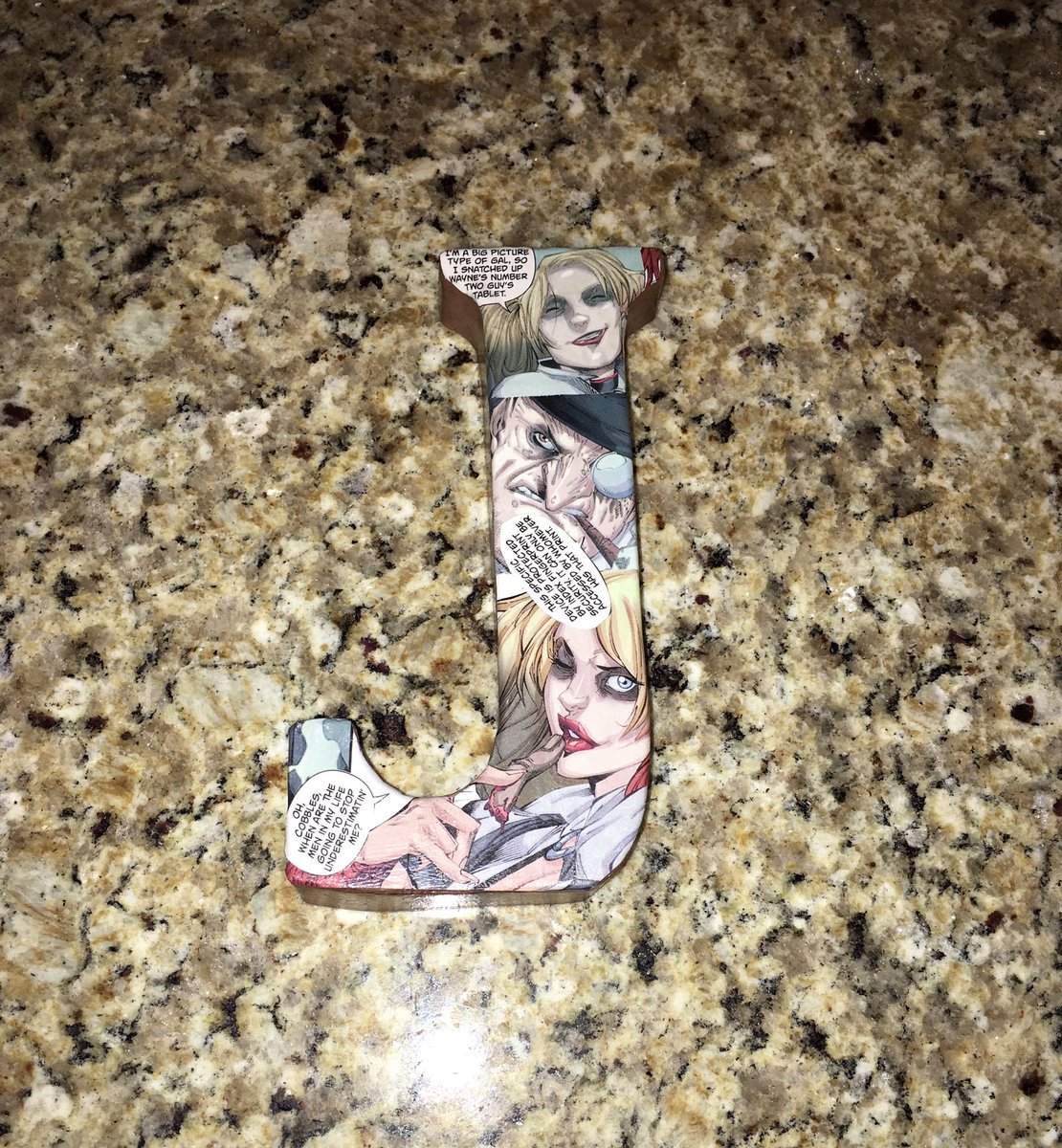 harlq0805's tweet photo. I added some new handmade items to my #GeekChicHome #Etsy shop. https://t.co/o1ec9JP2Wp via @Etsy #GeekyHomeDecor #ComicBook #HocusPocus https://t.co/R0wvbNlyVH