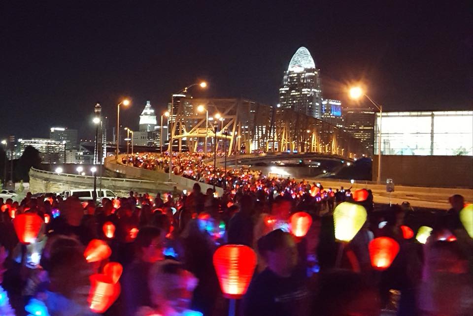 Bridge_Log_Inc's tweet photo. We’re always proud to support a great cause. Team #bridgelogistics went down to Light the Night Cincinnati! https://t.co/XmDE50A4Ku