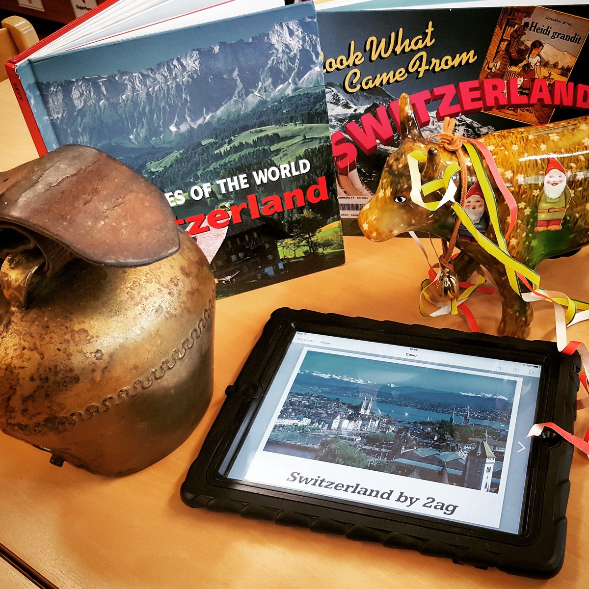GroverAndrew's tweet photo. @ICS_School #2ag ready 2 kick off #GlobalBookProject with @mshsimpson1 @B_Weisenstein #studentcreatedresources #authenticlearningresources https://t.co/BgYEPBRO0N
