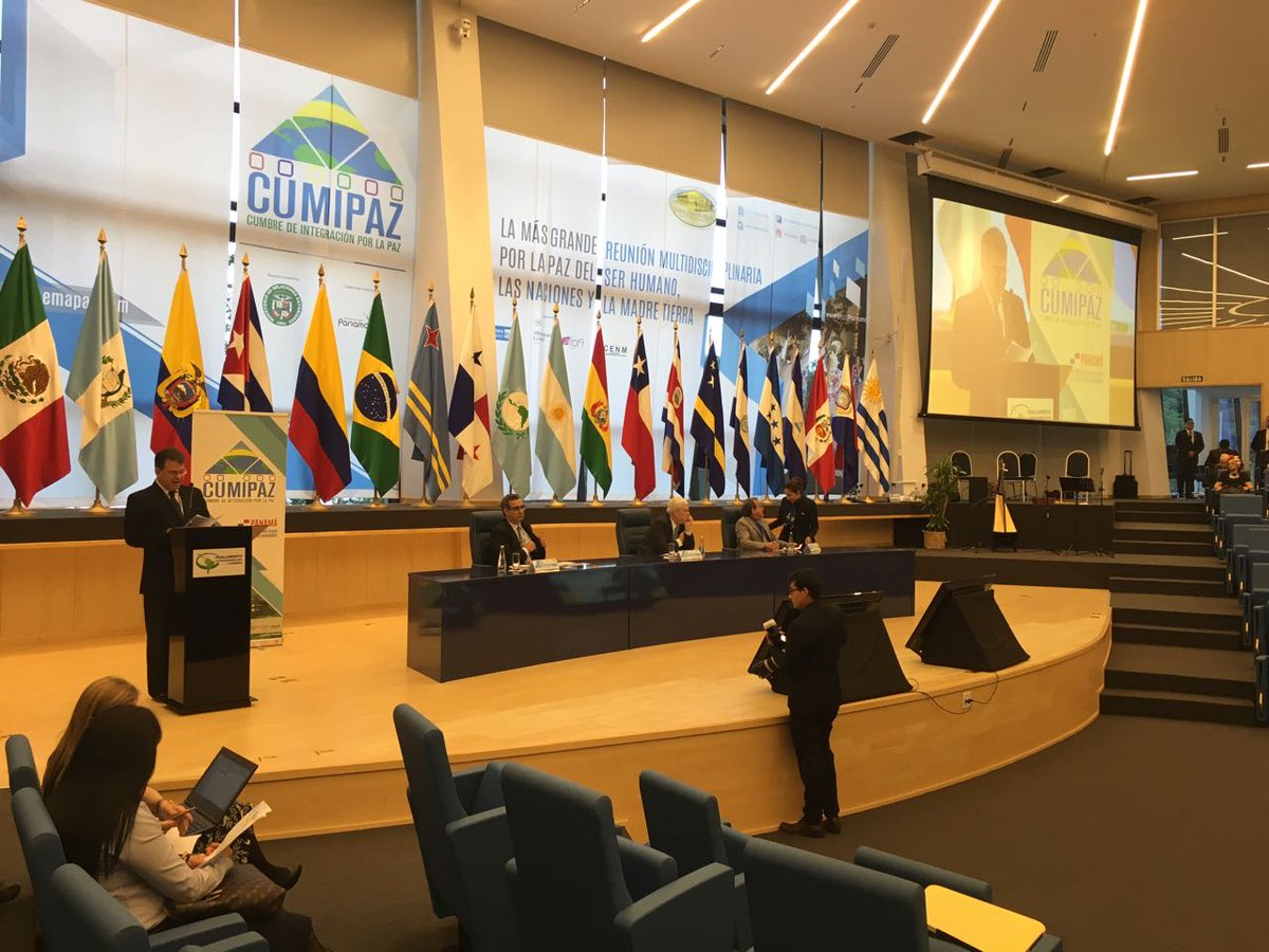 CJudicaturaEc's tweet image. 🔴#AHORA | #GustavoJalkh, Pdte. @CJudicaturaEc, participa, en #Panamá, como conferencista en #CUMIPAZ2017,  junto a expertos internacionales