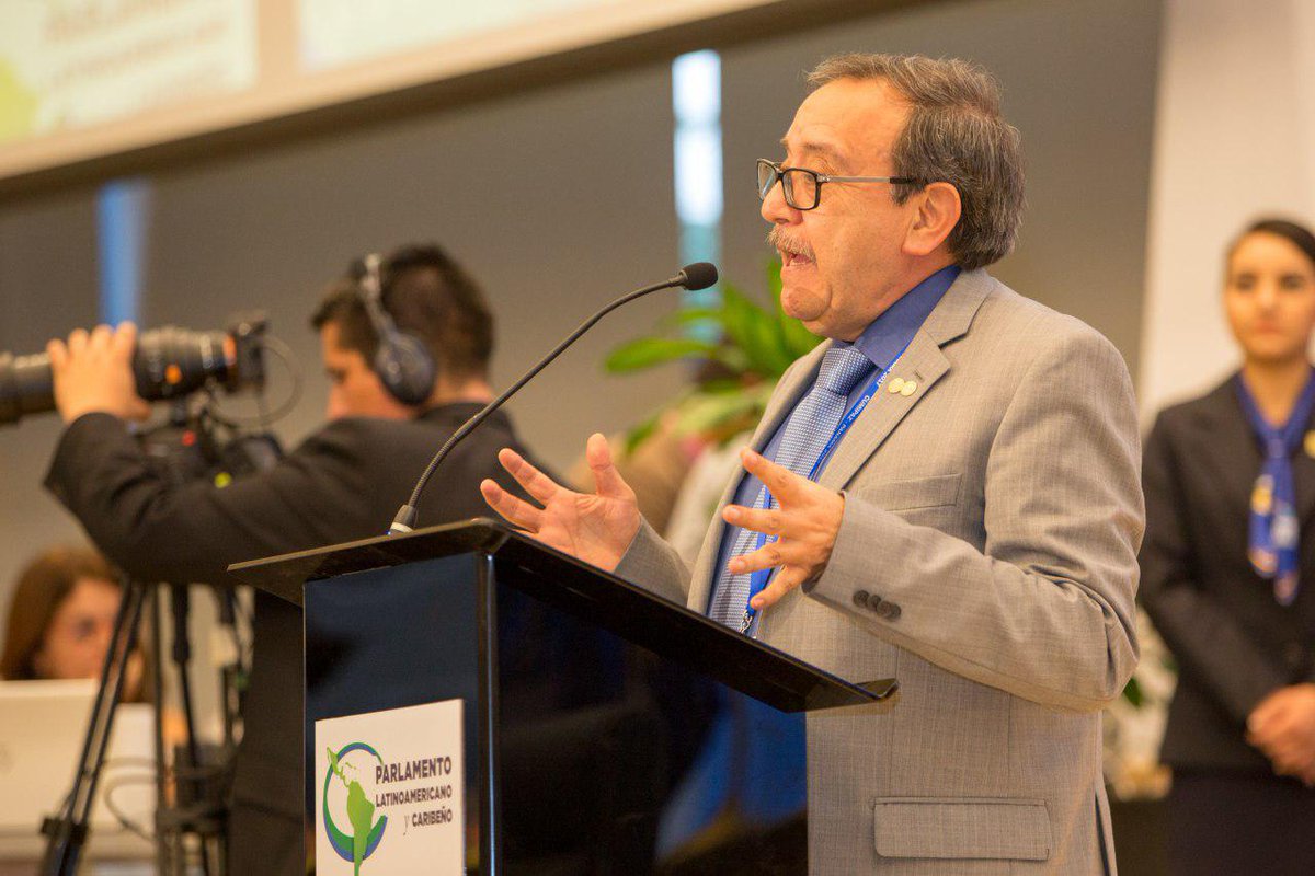 embajadaporpaz's tweet image. Luis E. Vargas: ¿Qué puede dejar la guerra? Dolor, sangre, muertos, sufrimiento, es lo único que logra uno con las confrontaciones. #CUMIPAZ