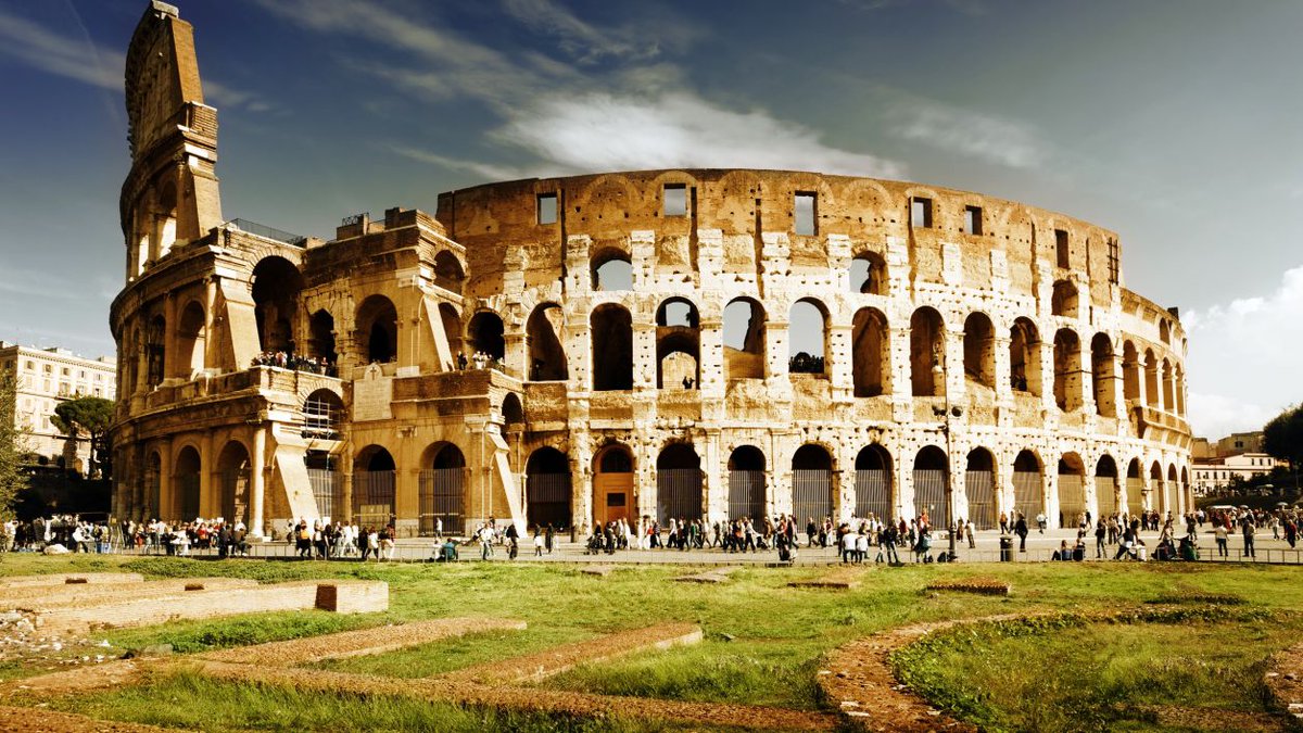 Everythingpkd's tweet photo. Follow the #perfect double act @RealMattLucas &amp; @RichardAyoade for a bit of #culture in #stunning #Rome. https://t.co/jU4jXHyDa3 https://t.co/ylVkVetdPD