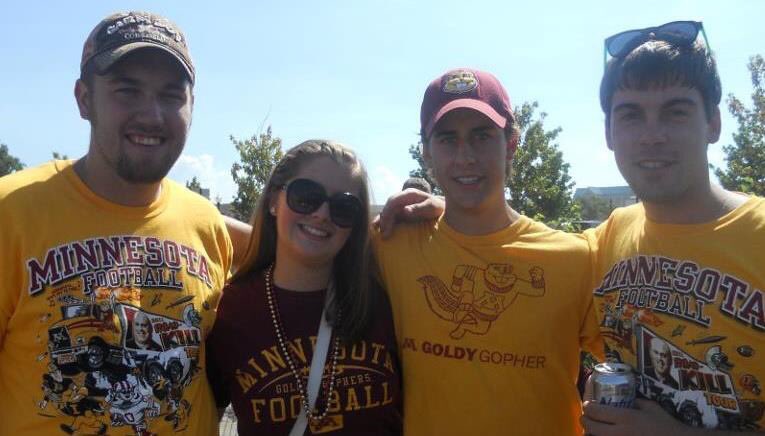 RoyceDurhman's tweet photo. @cfansalumni Tailgating with fellow gophers #rowtheboat #gopherpride #icecreamfan @LukeSchrodt https://t.co/zXtzkhWKaL