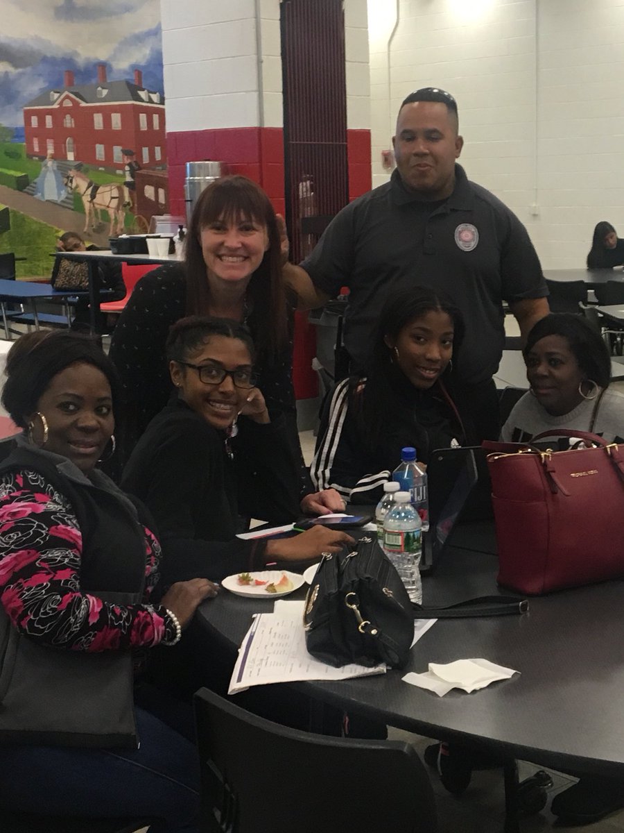 PAHSNJGUIDANCE's tweet photo. Families completing the FAFSA last night at PAHS.  Over 30 people, great job Ms. Caboy! #financialaid #FAFSA #perthamboy https://t.co/4j0bHNmXmR