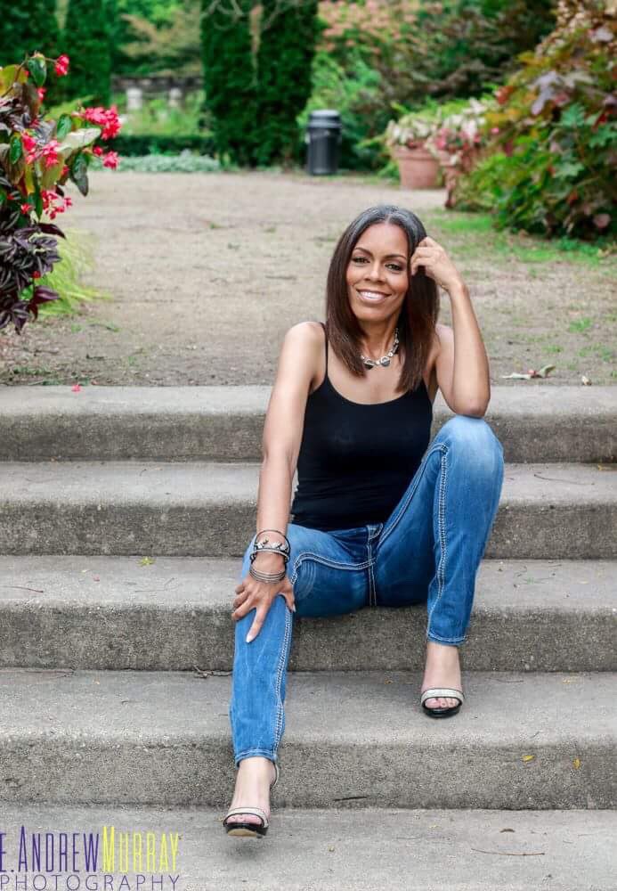 eandrewmurray's tweet photo. Don't apologize for your gifts. #eAndrewMurrayPhotography #maturewomen #Modeling #modellife #photooftheday #prettybrownmodel https://t.co/vyd1ARvhhM