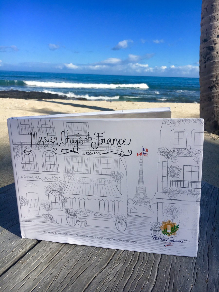 No better way to celebrate #InternationalChefsDay than with 77 of the <a href="/MCFUSA/">MCF USA</a> featured on this new #cookbook <a href="/MCFconnecte/">Maîtres Cuisiniers de France</a> #mcfusa #cheflife