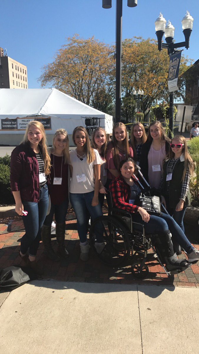 sophie_white44's tweet photo. #Makerfest2017 https://t.co/NUUo14mxaF