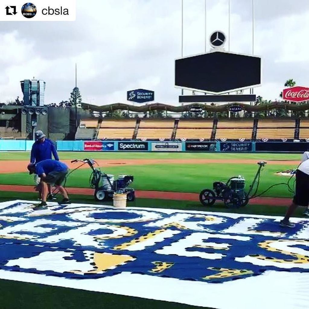 fabmathteacher's tweet photo. #Repost @cbsla
・・・
Dodger Stadium crews began painting the field Friday as the @Dodgers wait to see who they'll be playing in the #WorldSer… https://t.co/eVGs5BilvJ