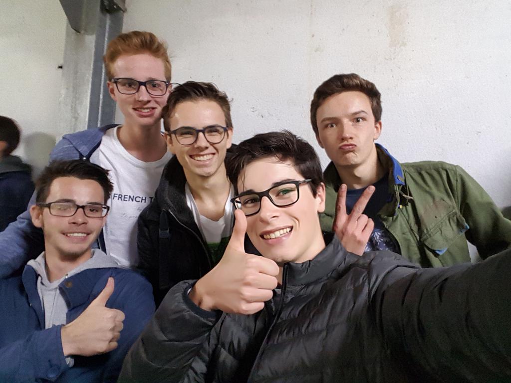 sim0n_1105's tweet photo. on a raté le but suite à cette photo... #LIVEREM #RCC https://t.co/L4rbIzDtTH