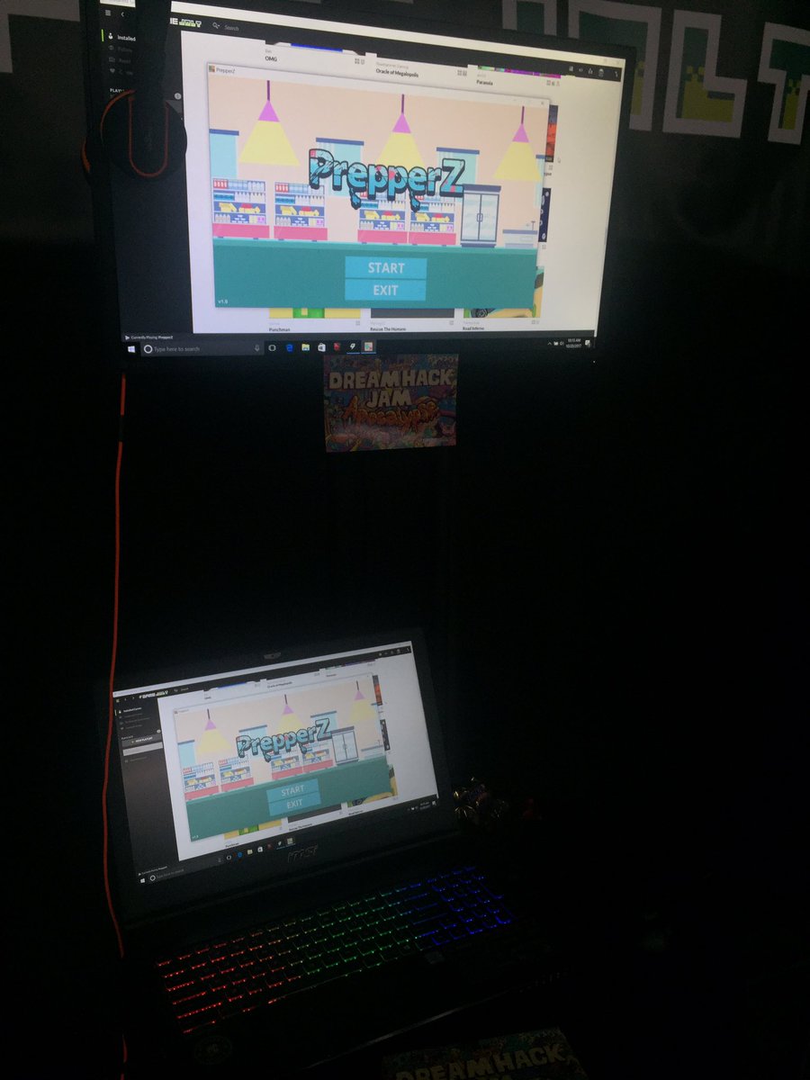 gamejolt's tweet photo. Watching people play #dreamhackjam games @ #DHDEN17
#indiedev #gamedev https://t.co/muyRUX9g5I