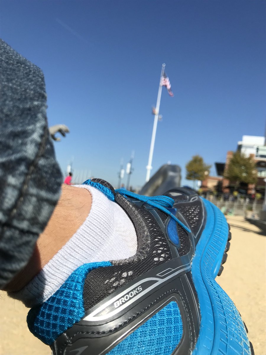 werrunners's tweet image. Resting my @brooksrunning feet for @Marine_Marathon...Beautiful day @NationalHarbor #RunWithTheMarines #marinecorpmarathon -J