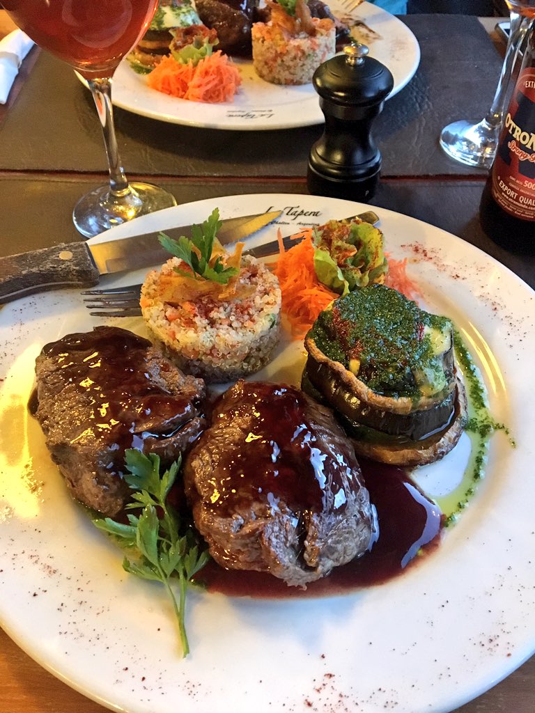 robinizard's tweet image. I told @ashinizard if she hiked to the top of Fitz Roy I would buy her a steak dinner. (P.S. this is what $22 USD buys you in Argentina.) 🐃