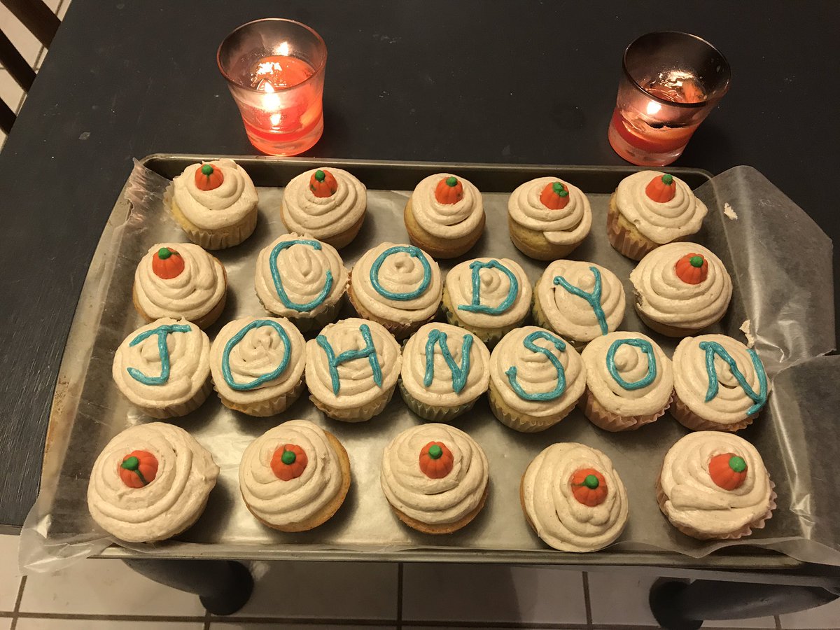 WesleySTucker's tweet photo. My fiancé bringing out the baking skills for @CodyJohnsonBand tonight Ricks... we ready. https://t.co/2uVcMUXbRc