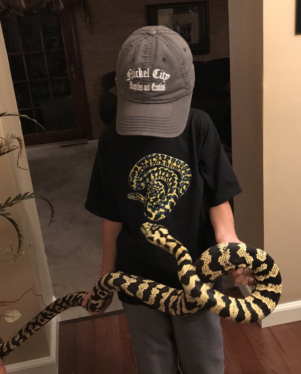 JeffAnimalGuy's tweet photo. Like father like son ...... #Respectthesnake #whatwhat #NogutsNoglory #myman https://t.co/YwoiKYmMn4