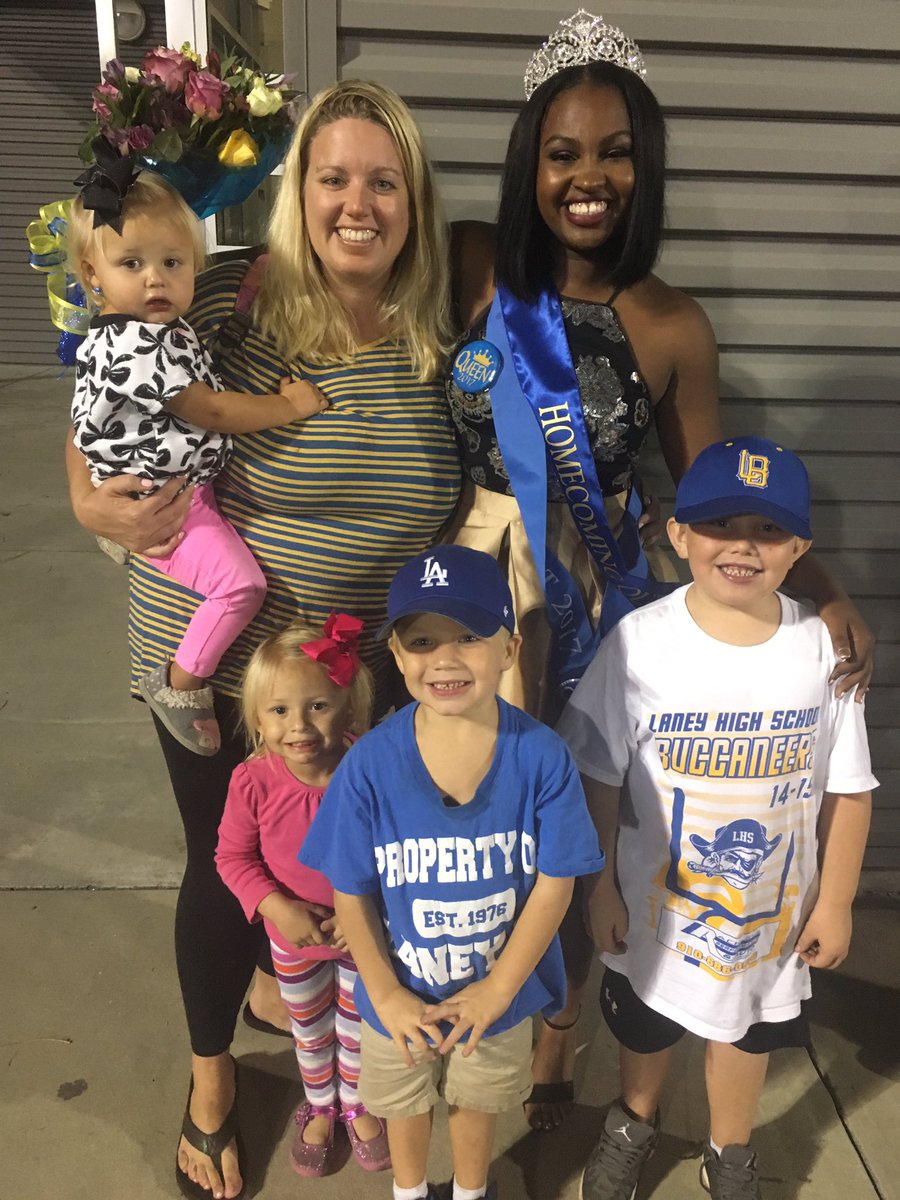 LaneySTAE's tweet photo. Your 2017-2018 Laney Homecoming Queen, Ms Makiya Parker! Couldn't happen to a more deserving young lady! Love you! #yesicried #herboyfriendistheking #STAEFAM #proudteacher https://t.co/qv7CJNbAVF