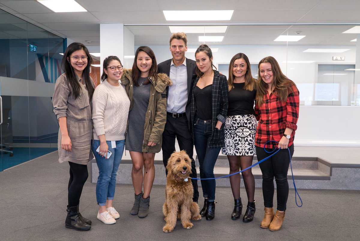 ChelseaGerwing's tweet photo. We met @VanMayorsOffice today at @Appnovation. Thanks for stopping by! 👋 #Vancouver #YVR https://t.co/WXYNy8qHSD