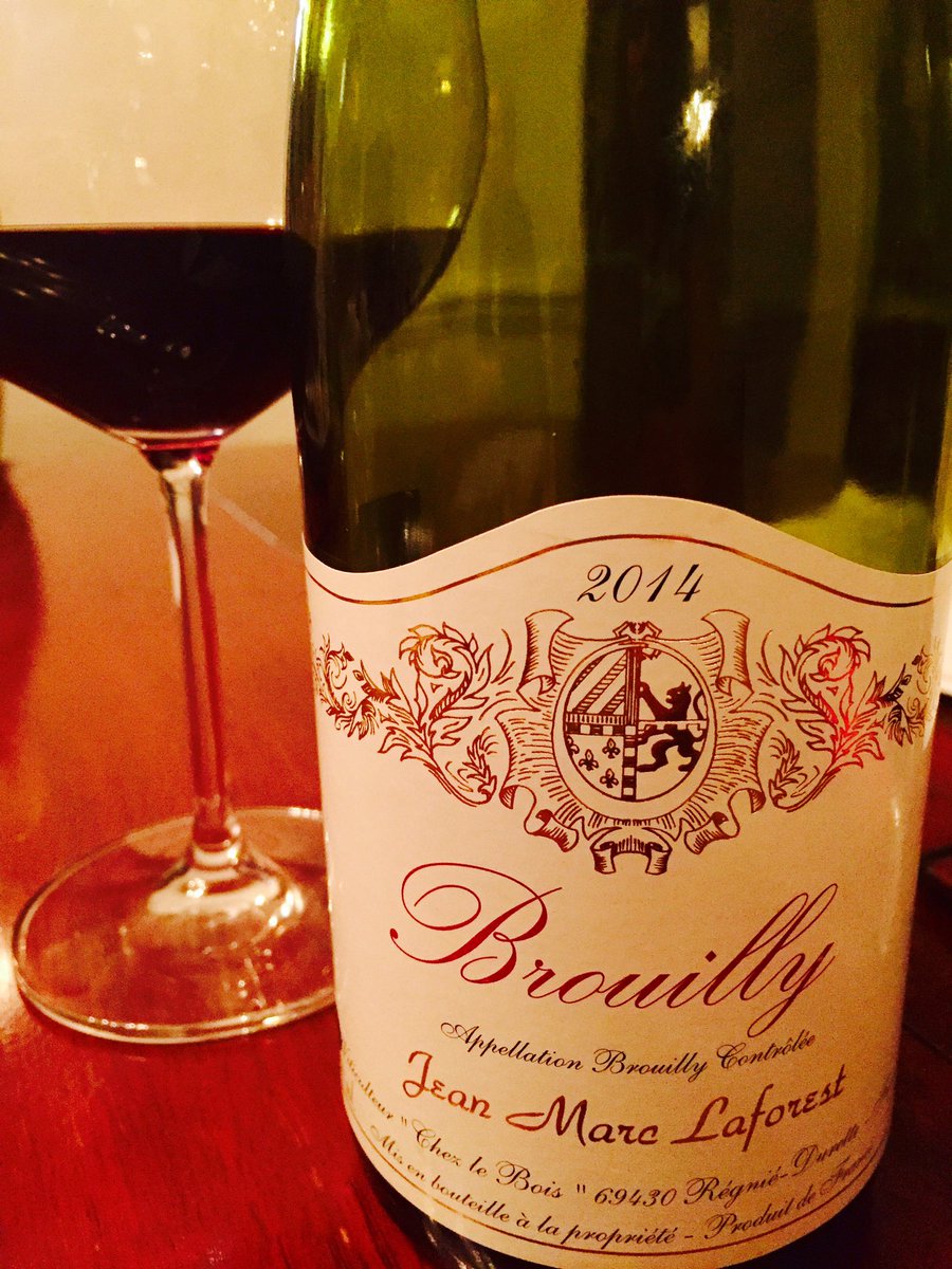 7yearsoffrench's tweet photo. Loving this #laforest #brouilly ce soir #burgundy #bourgogne #frenchwine #france #vin #winelover https://t.co/6JH8UUGnTL