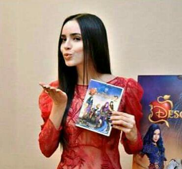 squadscpy's tweet photo. @SofiaCarson para la revista #TeenMixJapan en promoción a @descendants con su secuela #Descendants2 ❣ https://t.co/GPzqhYRmRK