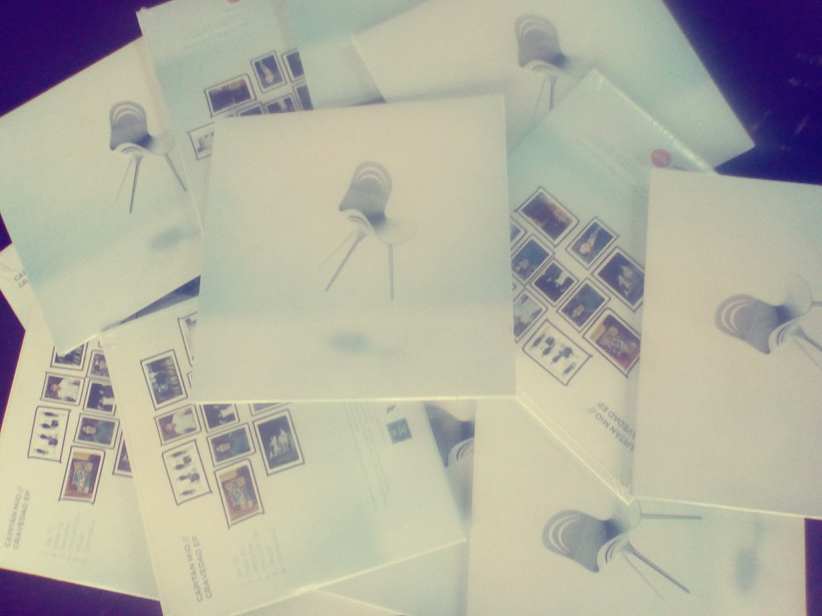 A punto del show en Toluca la fría como parte del #GravityTour🙊 traemos #GravedadEP y <a href="/FourLokoMX/">Four Loko MX</a> para ustedes 😎👊

Gracias <a href="/emergenciafest/">Festival Emergencia</a>