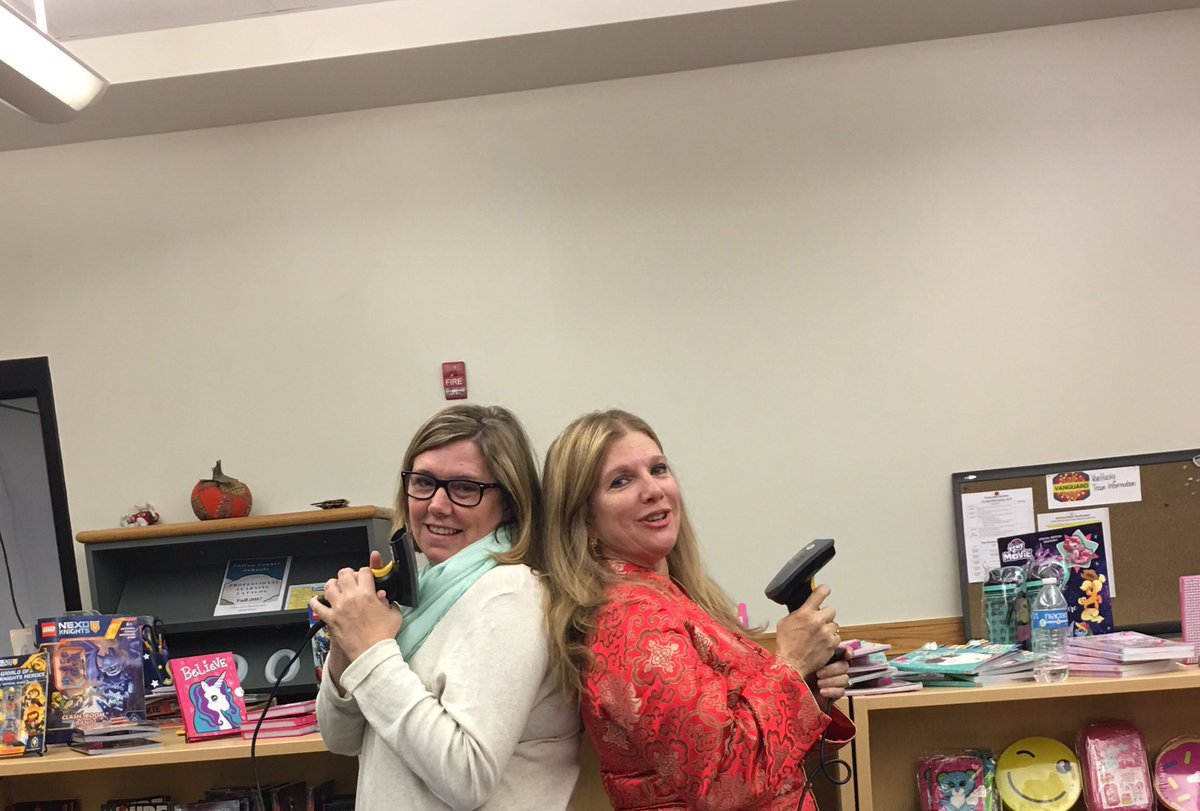 hillsidepk's tweet photo. #FCSvanguard helping out at the Hillside Book Fair and International Night!@hillside_media @HillsideES #Vanhuskies #Socoolatschool https://t.co/AVfWZB59Ay