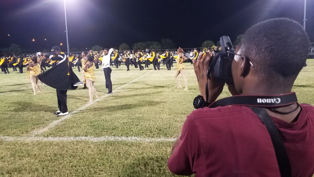 BlakeHS_WBUZ's tweet photo. @HWBJournalism getting a shot of @HWBlake MYJ drum major https://t.co/QvRSheS5S5