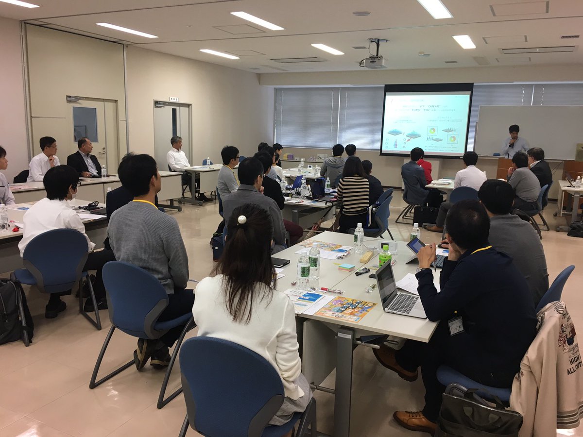 RESAS_API's tweet image. 高知ハッカソン始まりました！！
まずはモバイル空間統計の紹介からー
いつも参加者の食いつきがすごいです...

#高知ミライ #モバ空 #RESAS