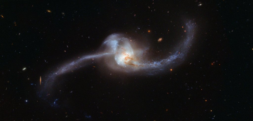 HealingBowl's tweet photo. Hubble Unravels a Twisted Cosmic Knot via NASA https://t.co/P5WSm1BIR1 https://t.co/JGCxKjZi59