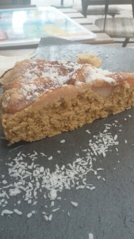 Gâteau vegan et sans gluten, à la noix de coco et poire :-)