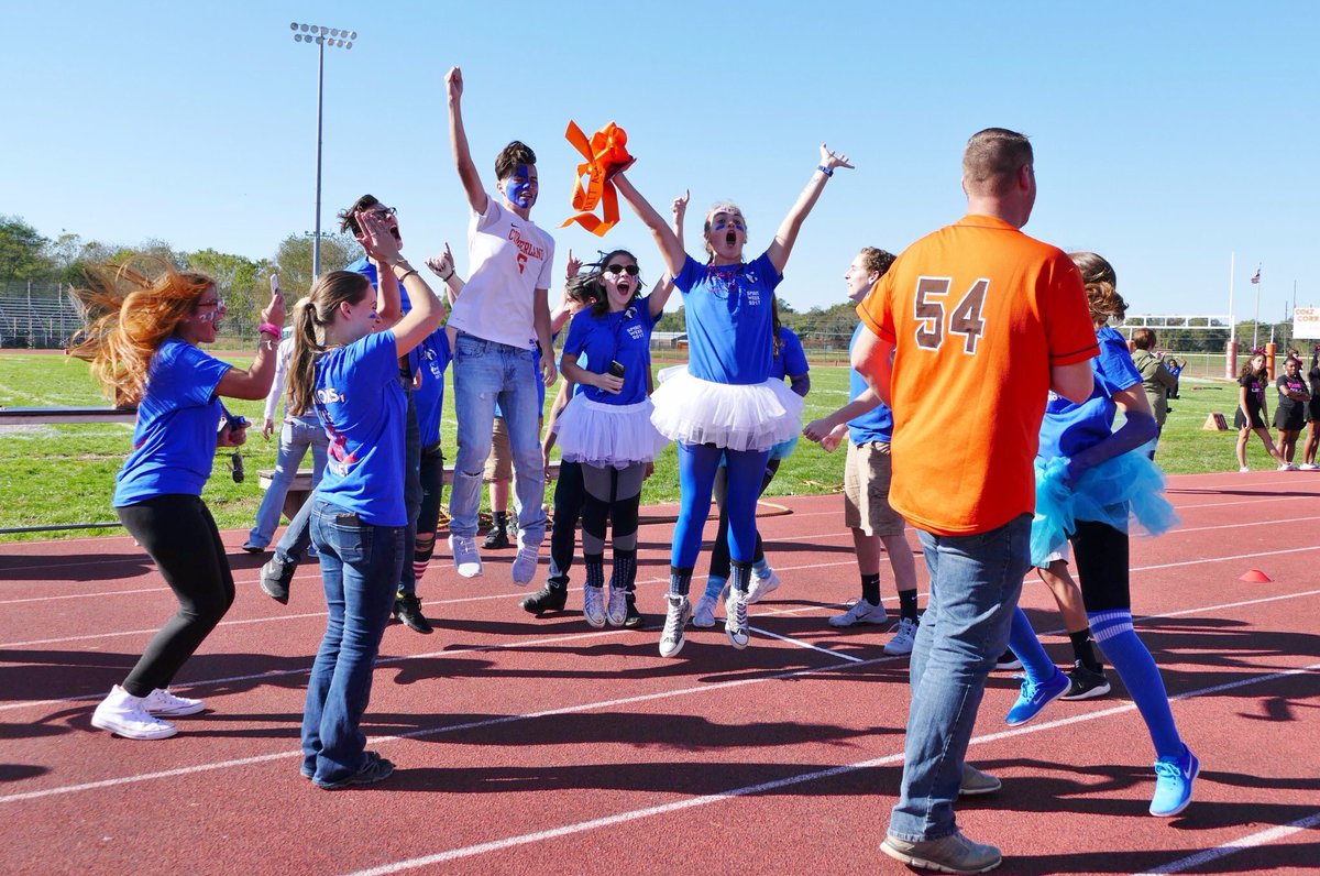 2018Crhs's tweet photo. TWO YEARS IN A ROW!!! LETS GO SENYAAASSS https://t.co/4XVPBBeadC
