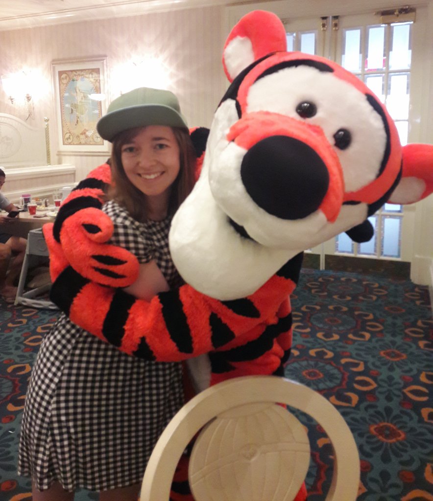 PancakeGabi's tweet photo. Breakfast at 1900 Park Fare, was one of my best meals at #wdw Great service, characters &amp; food. I definately recommend it! 😊👍 #WDWLarty https://t.co/ZO3twdOrx3