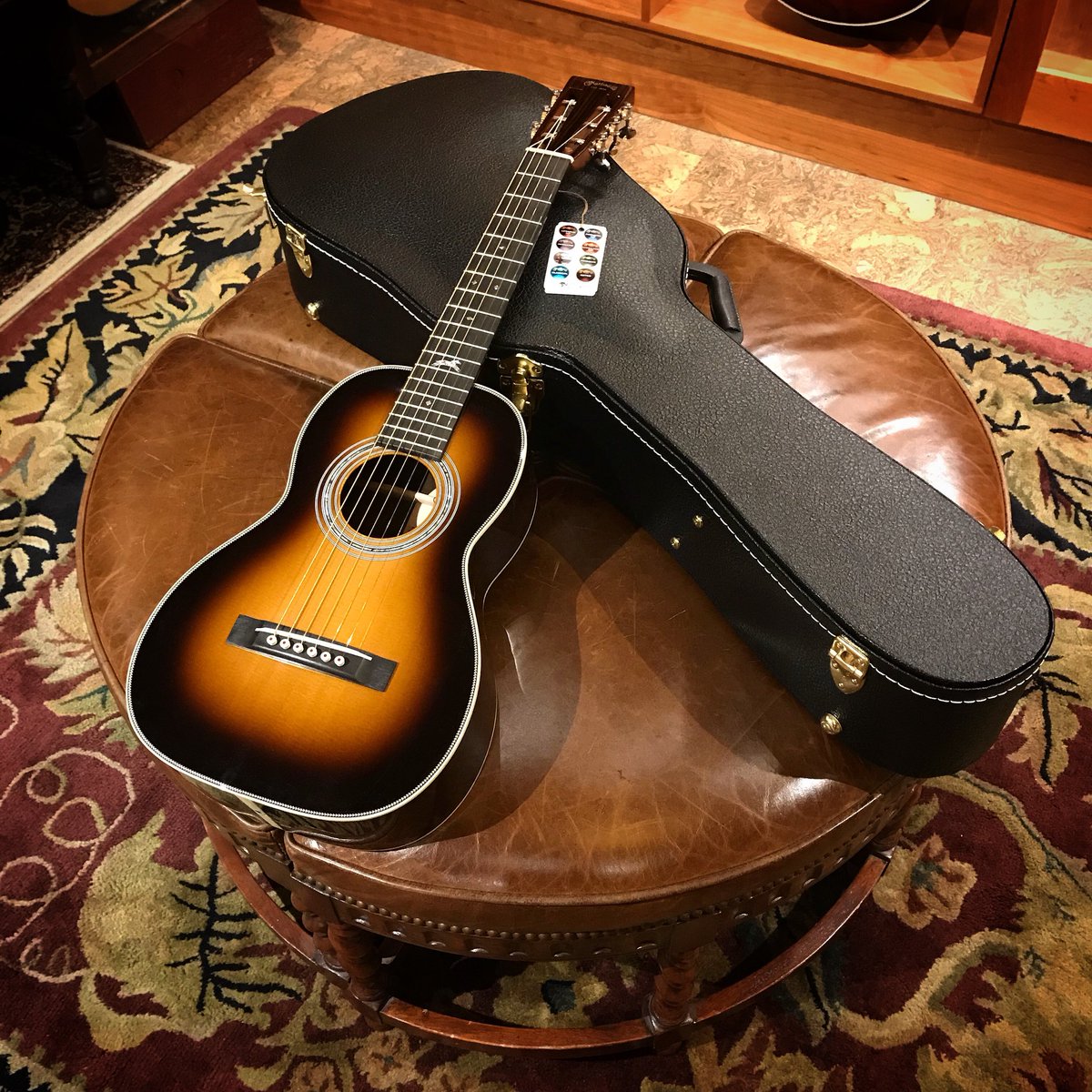 AcousticLetter's tweet photo. Check out this tiny Custom Martin we made for our friend Les. It’s a Size 5 “Terz” 12-fret Sunburst. @MartinGuitar https://t.co/n5FXDJvrWZ