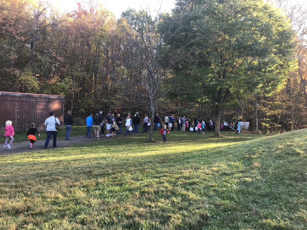 CSD_FVPrincipal's tweet photo. Excited FV Families!  Haunted Nature Trail 2017 🎃🎃 https://t.co/uoqrwt90WE