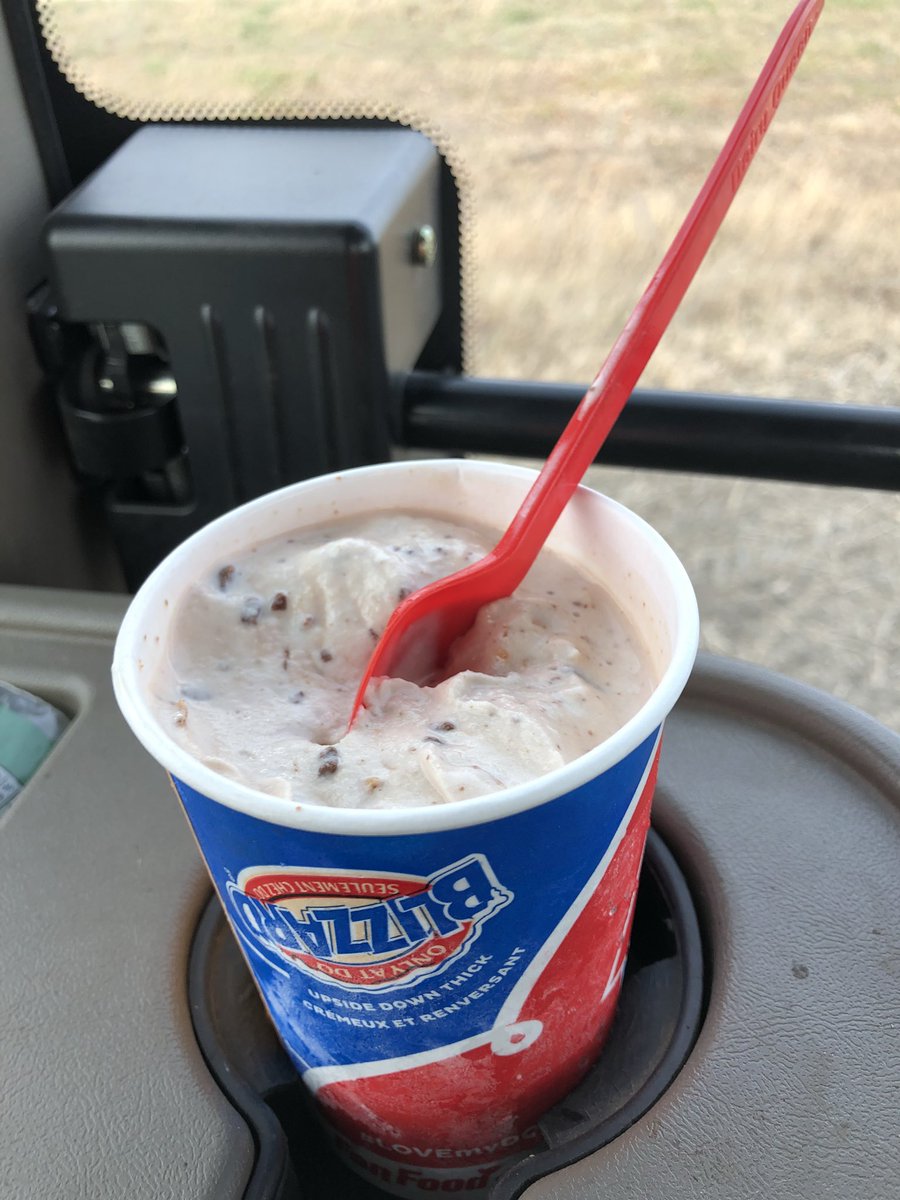 Chris_bauer_LL's tweet photo. Who needs Uber eats when I have @CandiceJBauer to bring me a treat. Good thing too I was getting skinny #fertilizer17 https://t.co/7LHJF6npWu