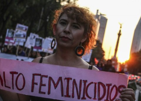 lasillarota's tweet photo. #CDMX, entre las ciudades más peligrosas del mundo por ser mujer. A todo esto se enfrentan https://t.co/amVFsm7qW1 https://t.co/7T3mJgS4Xs