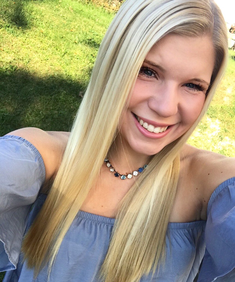 Lambda_WLU's tweet photo. Meet Emily! This beauty queen loves to go to the gym. She wants to become a successful PA & have a family! Lambda loves you💜#FunSisterFriday https://t.co/rKRC3sIVVN
