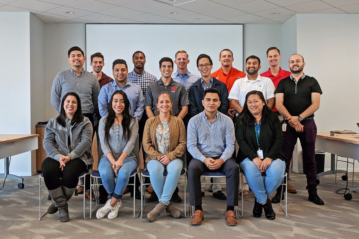 CXperienceUSA's tweet photo. Congratulations to our new hires for completing training &amp; a huge thank you to our wonderful trainers! @CEMEX_USA https://t.co/hQQU95bWoZ