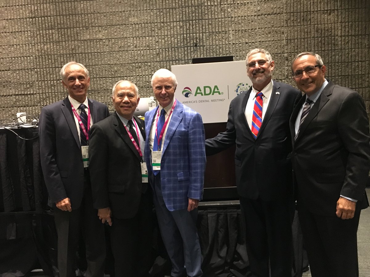 facialesthetics's tweet photo. Ask The Experts Panel at #ADAATL with (L-R) Dr. Michael Glick, JADA Editor , Dr. Jon Suzuki, chairperson FDA dental products panel, Dr. Gordon Christensen, Chairman of Clinicians Report, Dr. Lee Silverstein world renowned periodontist, and Dr. Louis Malcmacher AAFE President. https://t.co/TMYYoBQ4ec
