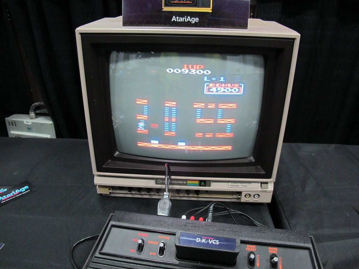 OluProductions's tweet photo. @RetroGamingExpo #PortlandRetroGaming https://t.co/FpzOfKmzEi