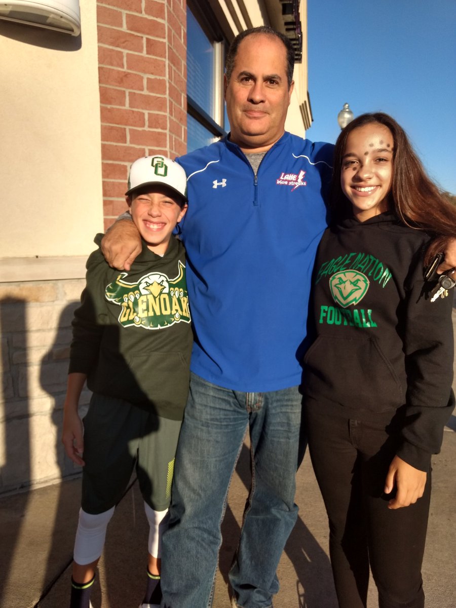 bogdog44's tweet photo. Rivals later....but first, we dine!
#EvilStepDad https://t.co/QdDQqlI5kl