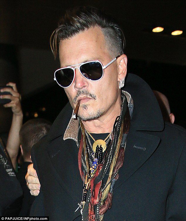 deppmaniaIT's tweet photo. We wish to all of you a night full of wonderful dreams.
#JohnnyDepp #Deppers #DeppHeads https://t.co/X7oUt0lvFE