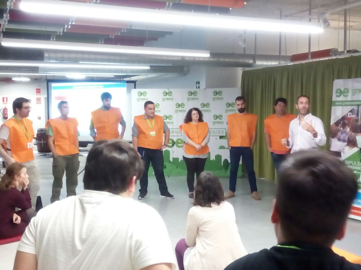 Gude89's tweet photo. #urbandigitalbox y #SmartWood pasan a la siguiente ronda como ideas en la #greenweekend de Coruña. https://t.co/ZYHL2MytLb