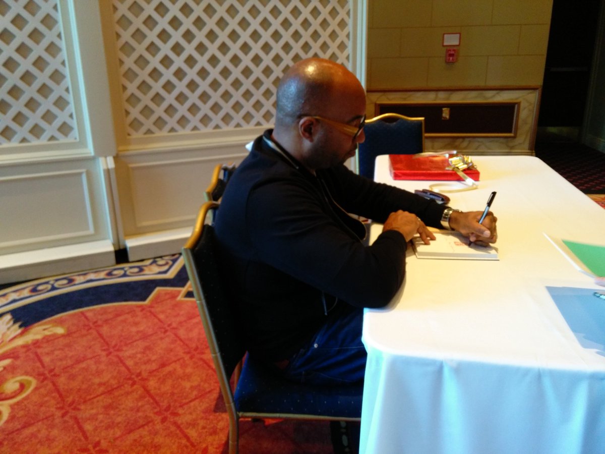 WHESmedia's tweet photo. Wrapped up #MASLMD17 w keynote by AMAZING @kwamealexander & sessions on diverse books and video apps. Great day! https://t.co/Ek6KtyjMT3