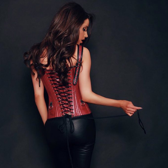 Obsessed with this corset from @LassalSusanne 😍 What could I be for #Halloween 👻 in it?? Would love to<a class="tags" target="_blank" title="On Twitter" href="/?out=eyJ0eXAiOiJKV1QiLCJhbGciOiJIUzUxMiJ9.eyJpYXQiOjE3MjA3NTYzMjksImlzcyI6InR3cG9ybnN0YXJzLmNvbSIsIm5iZiI6MTcyMDc1NjMyOSwiZXhwIjoxNzUyMjkyMzI5LCJyZWRpcmVjdF91cmwiOiJodHRwczovL3R3aXR0ZXIuY29tL0xhc3NhbFN1c2FubmUifQ.xwOmf8YsgwV1uaprdhpv7zwJ-yDPN6_NE_UcicizTOkaj15ewYhBSItTiSQqKkerxT4Dw8ua8zEF9S5Wmdd6hQ">@LassalSusanne</a><a href="/tag/tgif"class="tags"><span>#tgif</span></a><a href="/tag/halloween"class="tags"><span>#halloween</span></a>