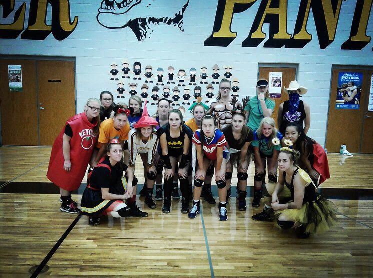 Pioneer_Vball's tweet photo. Great practice full of hard work and enthusiasm! Come support the Panthers tomorrow at Culver! Let's get that Regional title! #fightingfor4 https://t.co/1CX6nwO4Oq