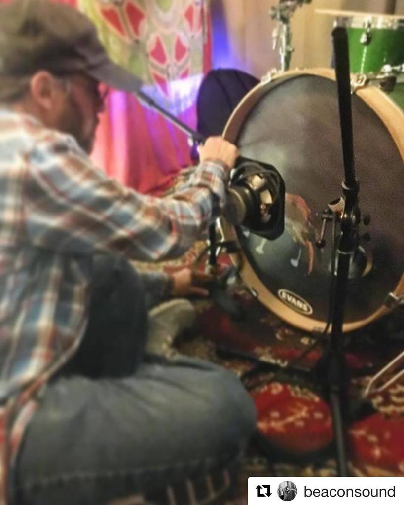 SLIGmusic's tweet photo. Woof!
 #Repost @beaconsound (@get_repost)
・・・
@bil4916 making sure that kick shakes the Earth in the mix  #subkick #technique #drums #audio… https://t.co/1ofS7jgrxa